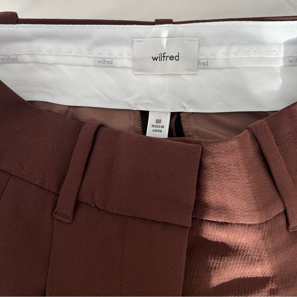 Aritzia, Wilfred high waisted trousers, size 00 in brown. - Picture 2 of 2